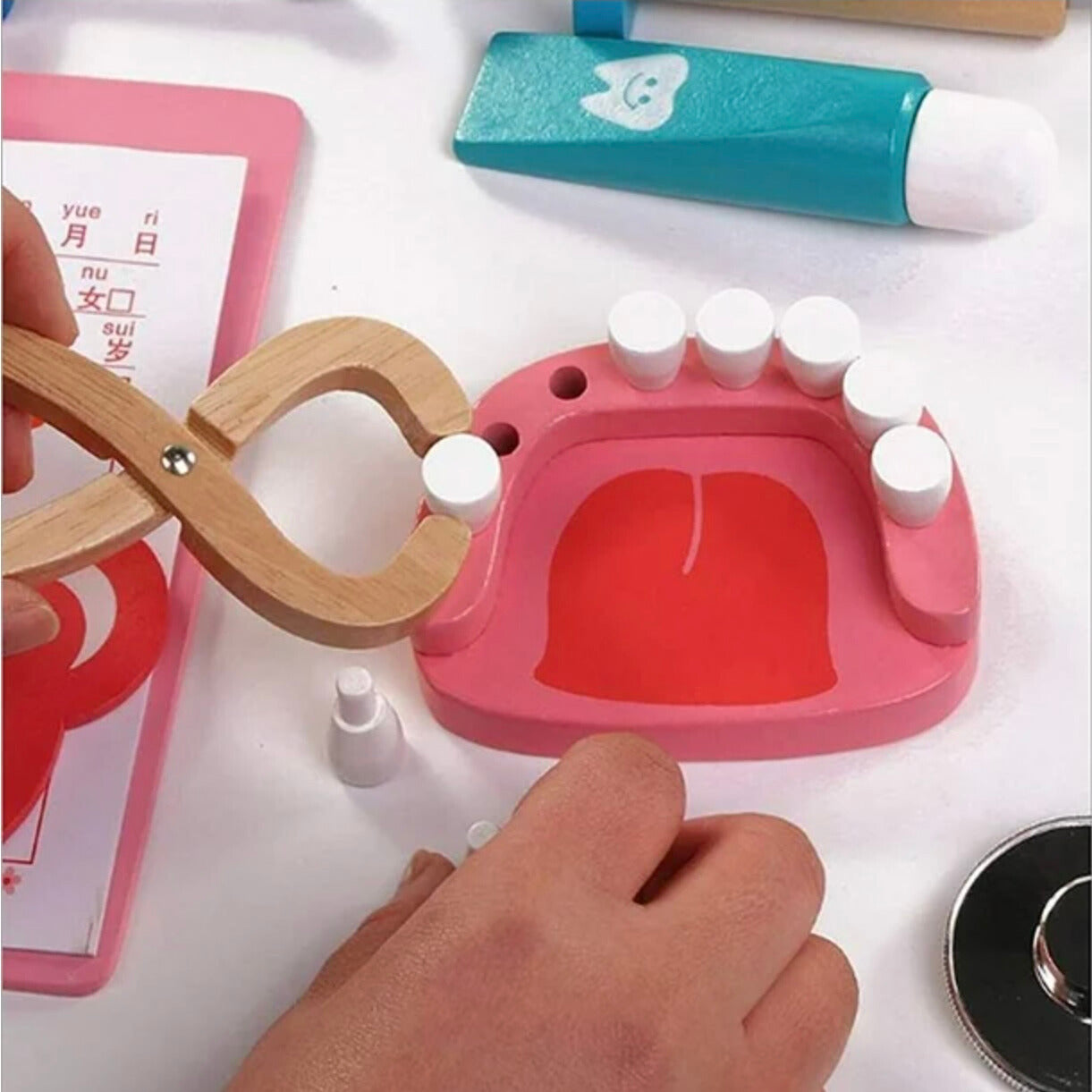 Wooden Doctor Toy Set for Imaginative and Educational Pretend Play 9861705269582-1