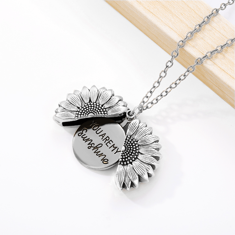 Sunflower Necklace Symbolizing Love, Happiness, and Warmth Every Day 15090580226374-1