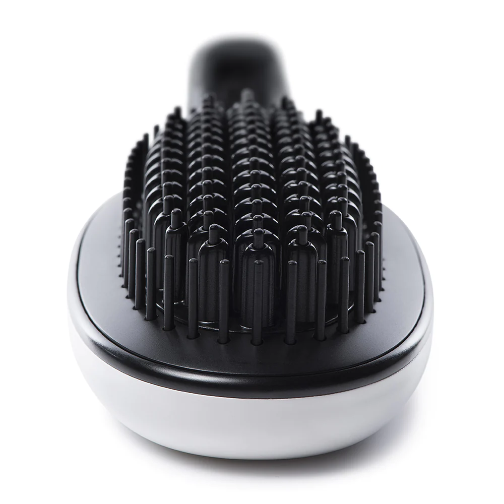 Straighten Hair With A Single Brush 8545298546990-1