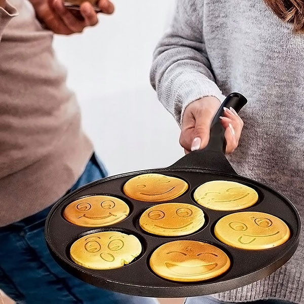 Nonstick Smiley Pancake Maker for Fun and Delicious Family Breakfasts 15101086040390-1
