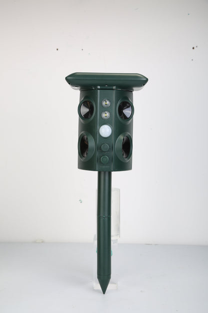 Solar Ultrasonic Animal Repeller Solar Powered Animal Repellent Chaser With PIR Motion Sensor IP54 Waterproof Sound Flashing Light For Deer Raccoon Squirrel Mice Snakes Cat Dog 9018880721116-1