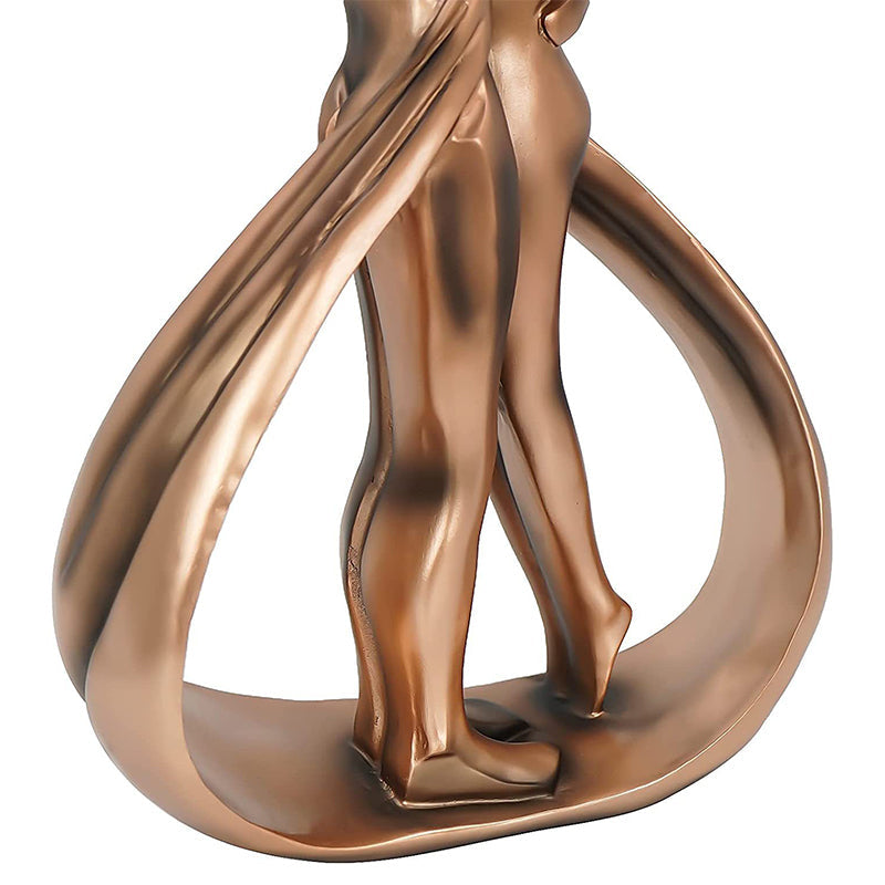Romantic Couple Embrace Resin Statue Modern Home Decor Sculpture 8690043584814-1