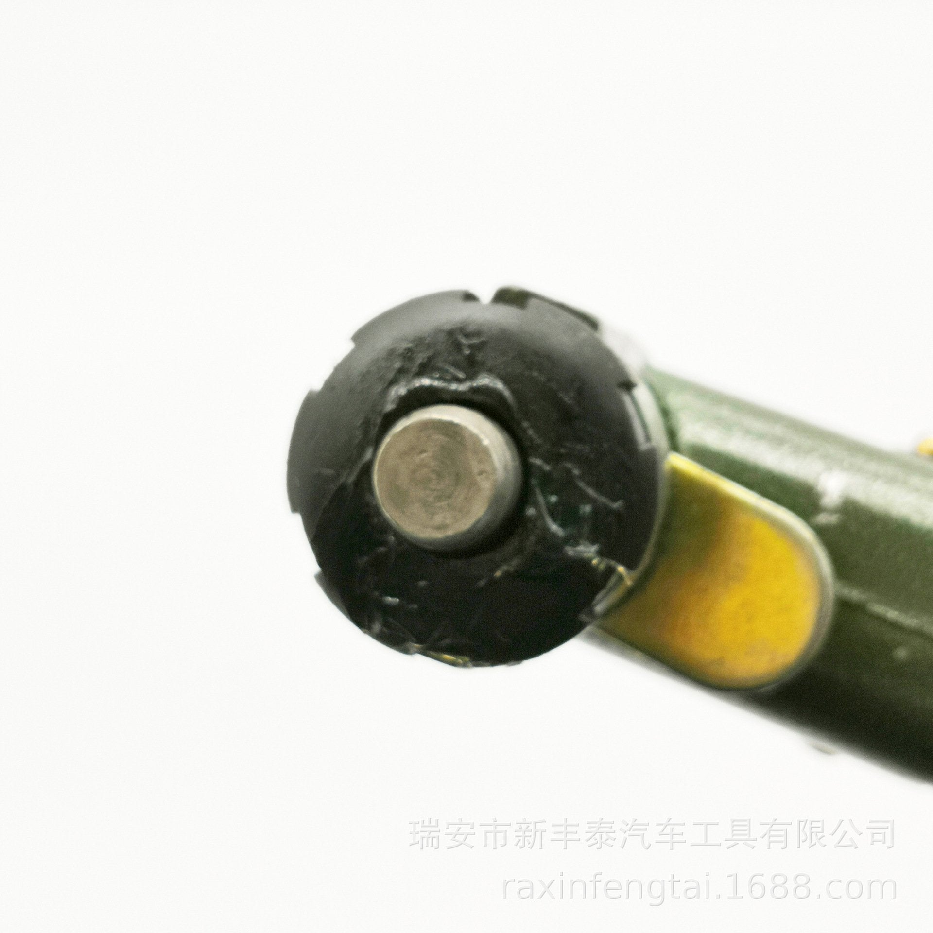 Automatic Tire Repair Kit Fixes Tubeless Punctures Quickly And Permanently 14892472893766-1