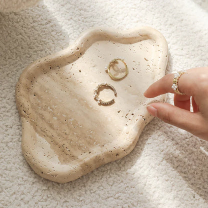 Stone Tray Displays Jewelry With Timeless Elegance And Functionality 14815615680838-1