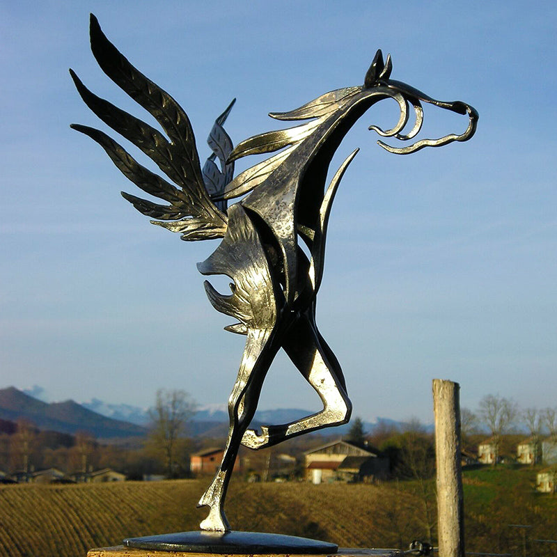 Elegant Metal Horse Sculpture Decoration For Garden Yard And Home Display 6849915027556-1