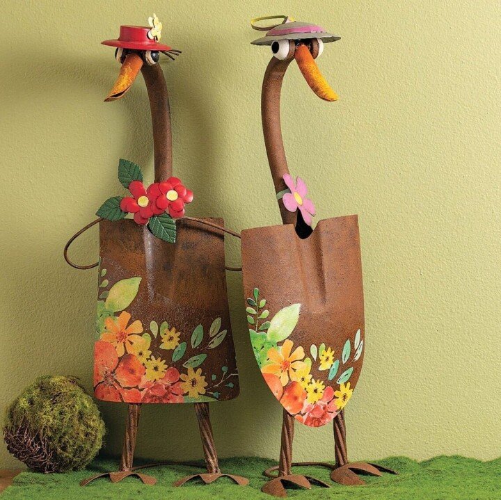 Metal Duck Garden Statue Recycled Shovel Floral Yard Decor 9464988631342-1