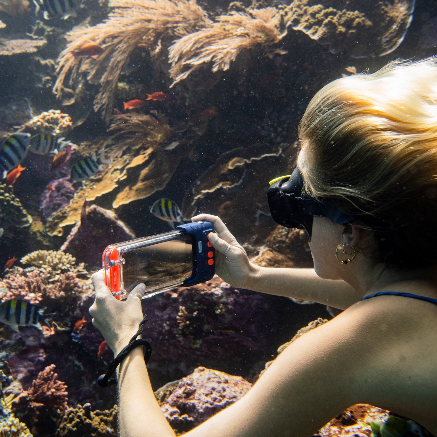 Durable Smart Waterproof Phone Case For Swimming Diving And Outdoor Sports 9020474458332-1