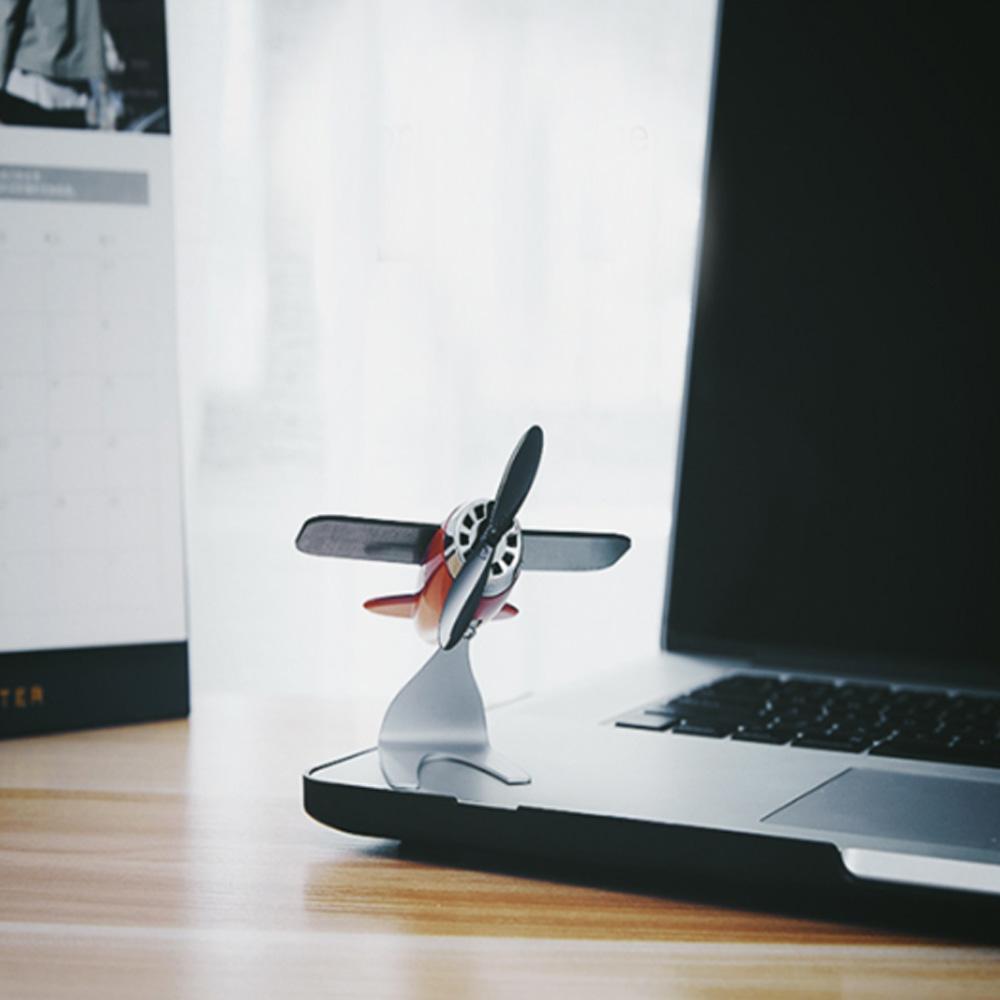 Solar Airplane Car Dashboard Decoration Rotating Ornament For Vehicle Interior 6851967123556-1