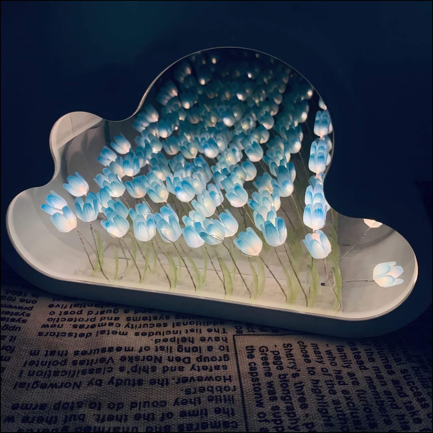 Eternal Cloud Mirror Tulips - LED Mirror With Infinity Effect 9961777398093-1