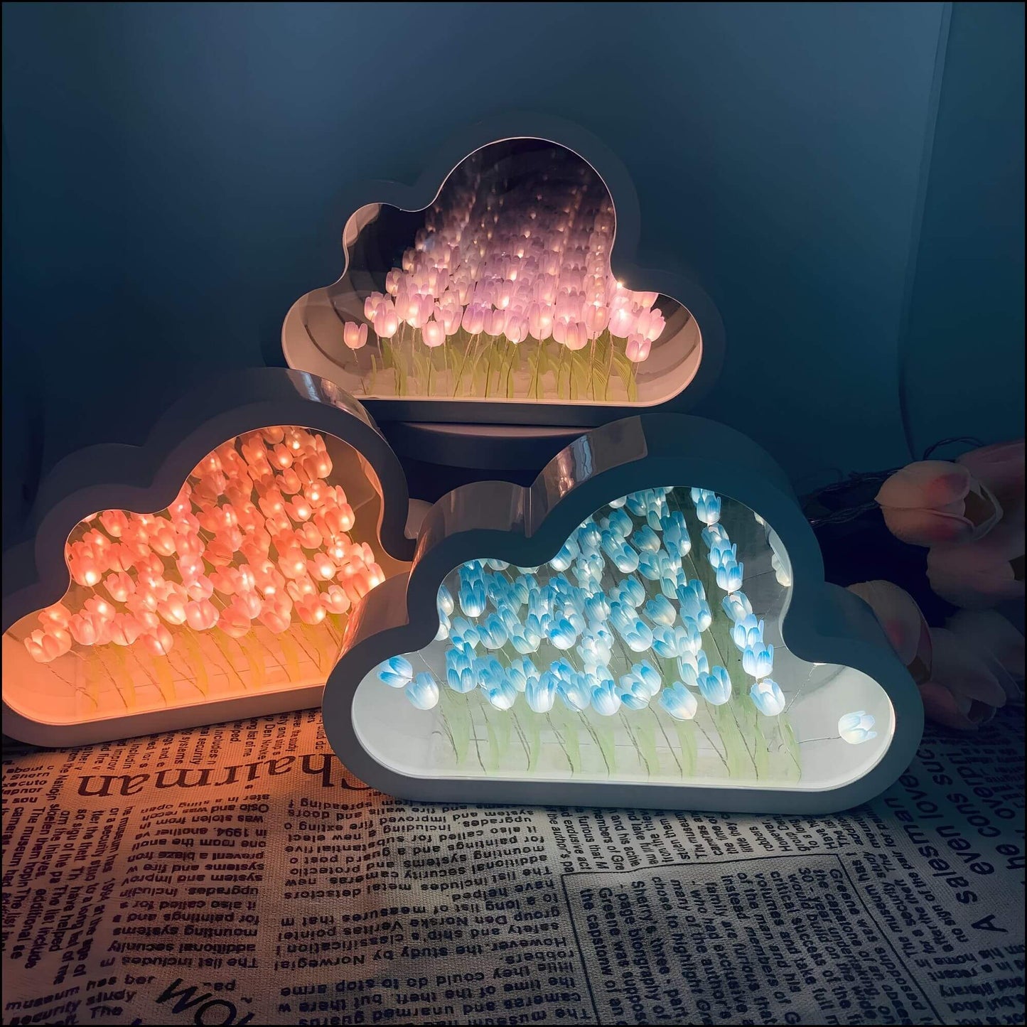 Eternal Cloud Mirror Tulips - LED Mirror With Infinity Effect 9961777398093-1