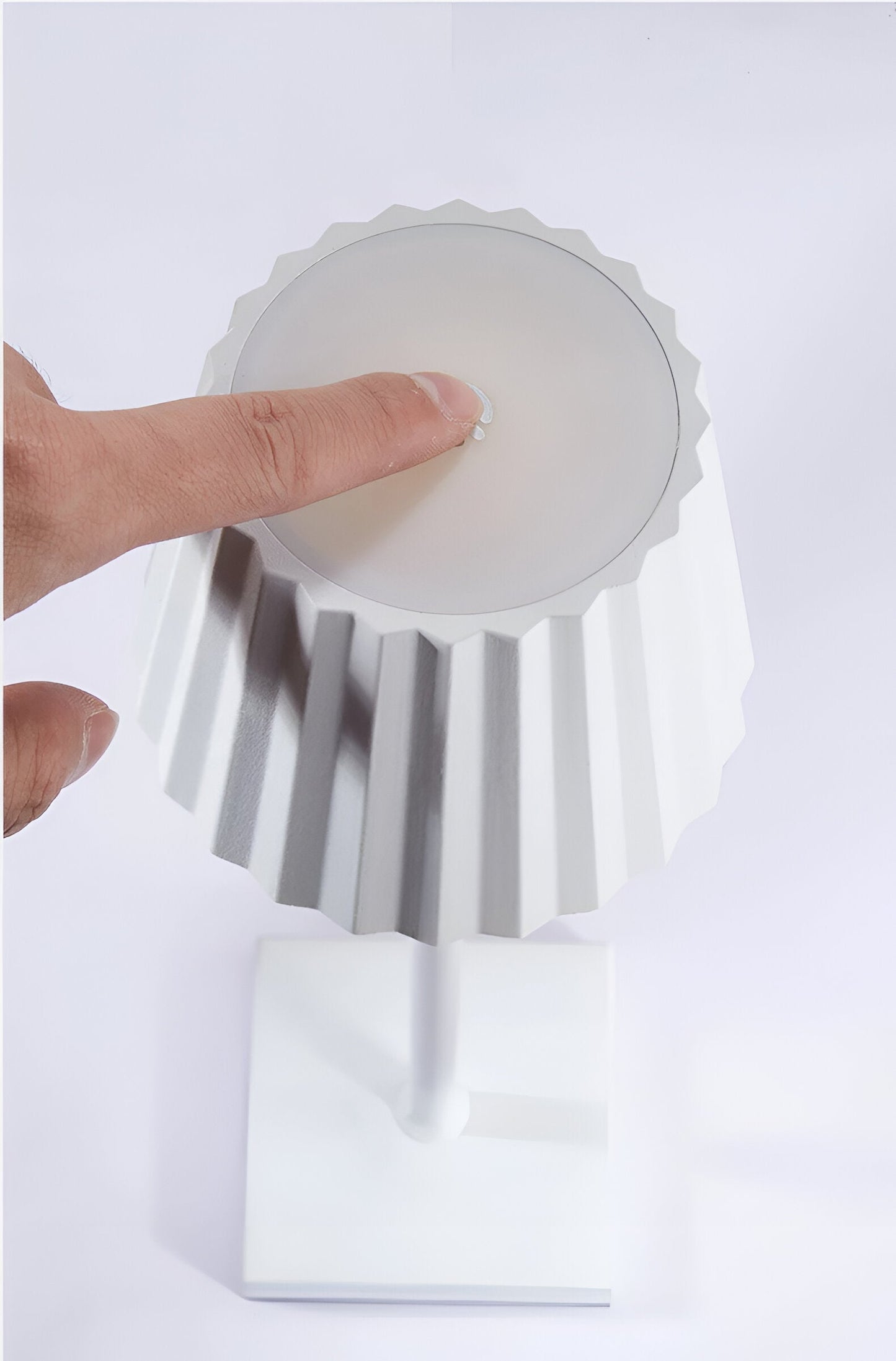 Dimmable Wireless And Rechargeable Modern LED Table Lamp 9961773597005-1