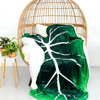Soft Leaf Blanket Bringing Warmth and Natural Cozy Comfort 15000308646214-1