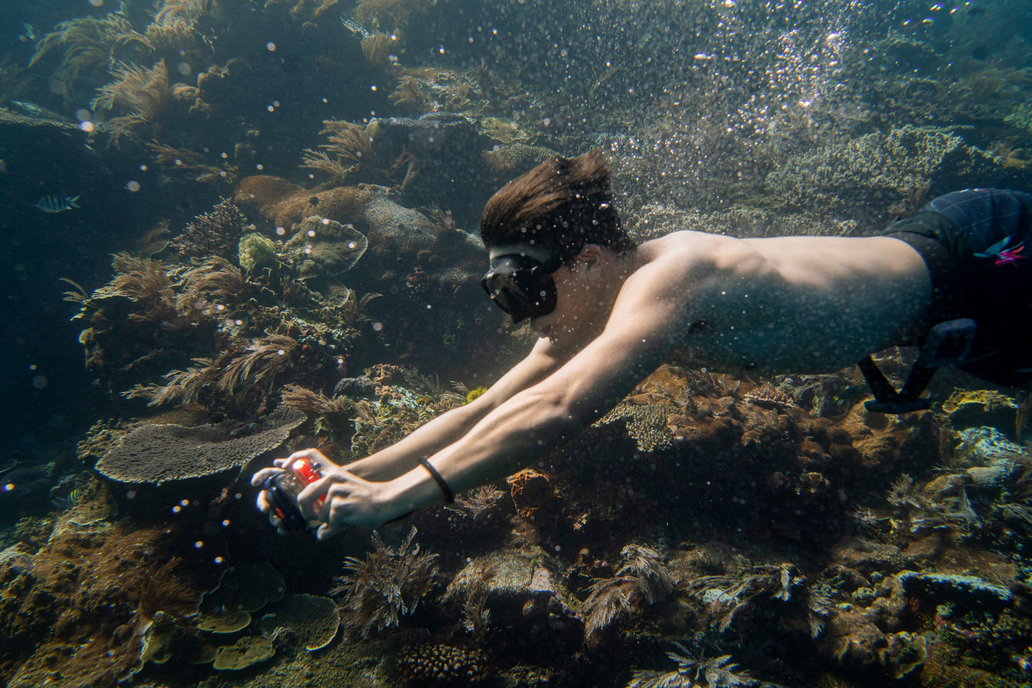 Durable Smart Waterproof Phone Case For Swimming Diving And Outdoor Sports 9020474458332-1