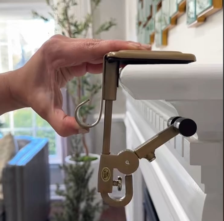 Fireplace Stocking and Garland Hanger 10004131938585-1