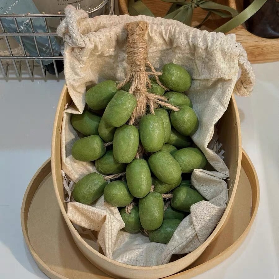 Elevate Your Shower With Silky Skin And Irresistible Grape Bliss 11685010014476-1