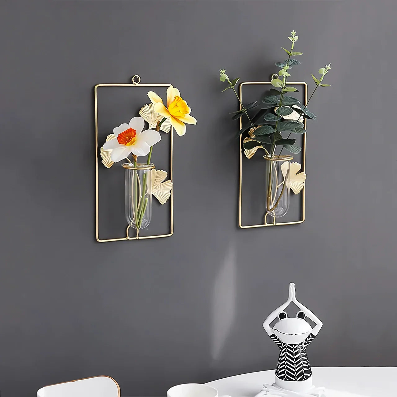 Elegant Gold Iron Wall-Mounted Hydroponic Flower Pot 14815630524742-1