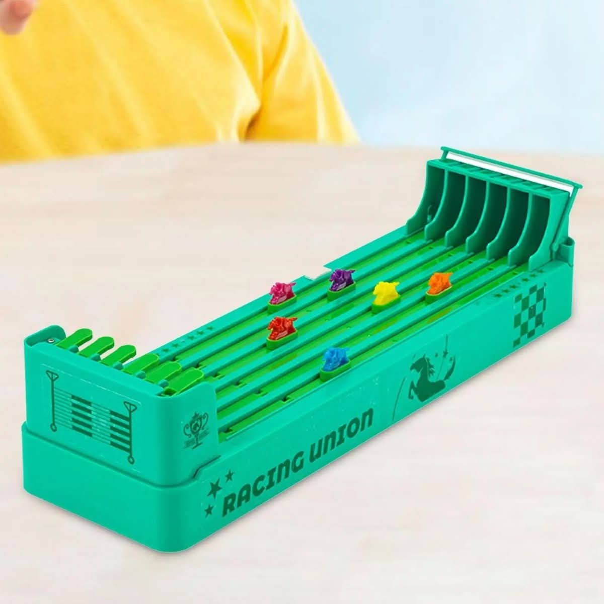 Racetrack Hero - The Exciting Horse Racing Adventure For The Whole Family 10186345120008-1