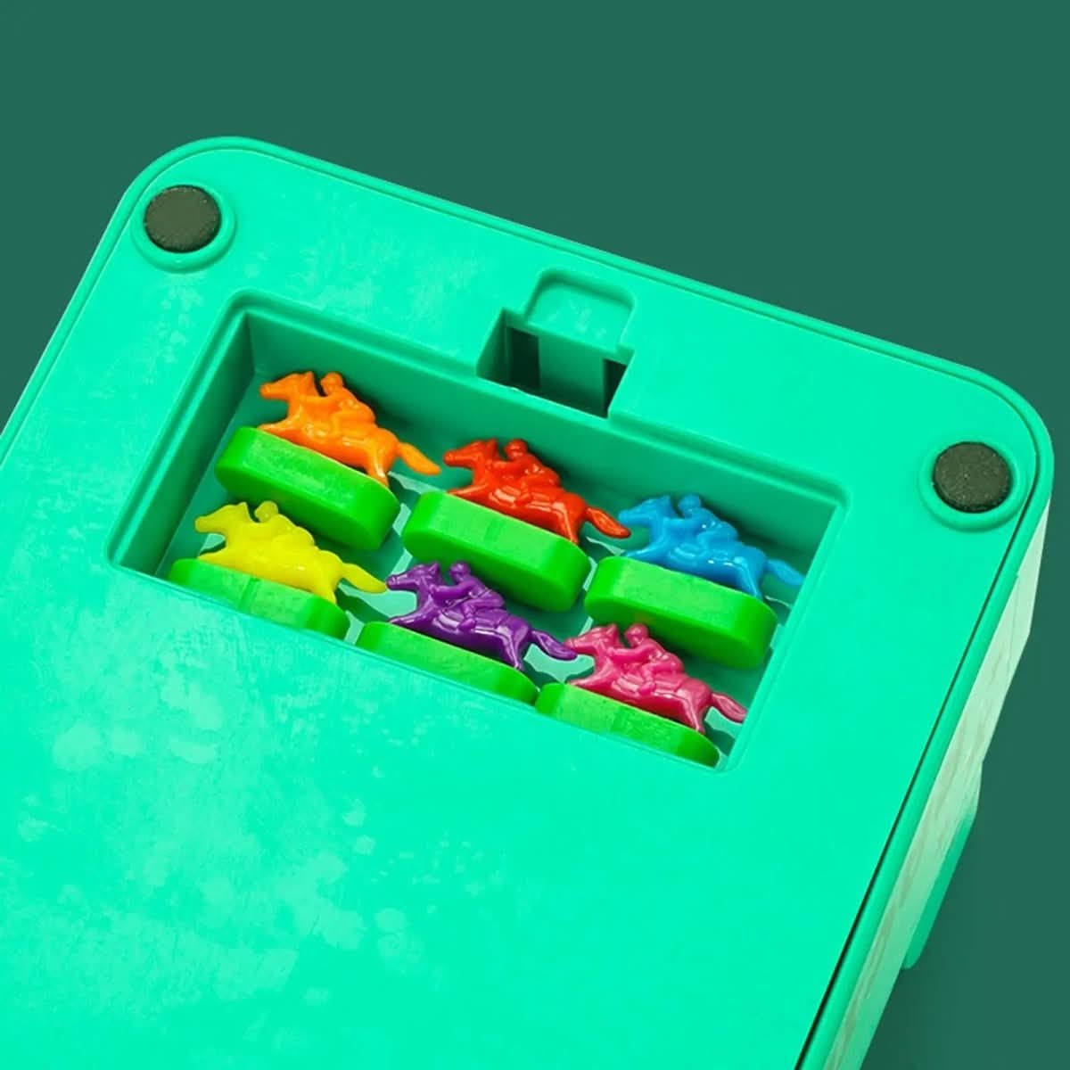 Racetrack Hero - The Exciting Horse Racing Adventure For The Whole Family 10186345120008-1