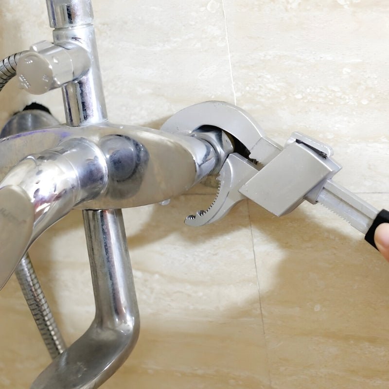 Adjustable Pipe Wrench for Easy Plumbing and Tight Space Repairs 15101086433606-1