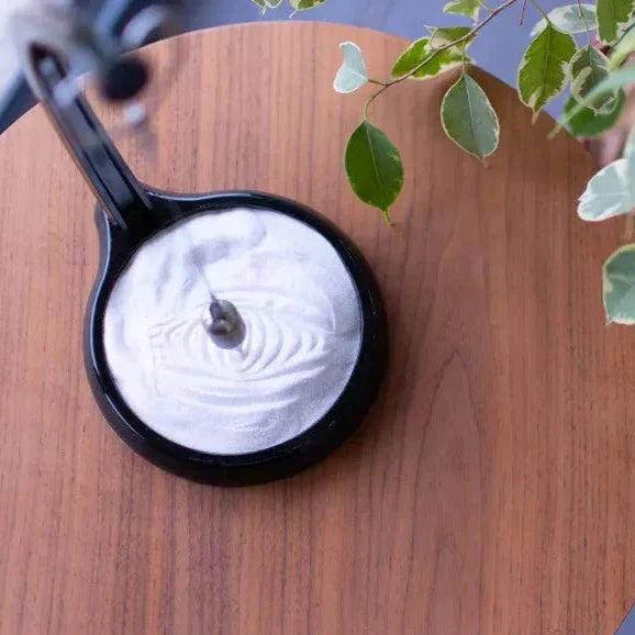 Desktop Pendulum Wave Sculpture Demonstrates Earth Rotation Through Mesmerizing Motion 14951916831046-1