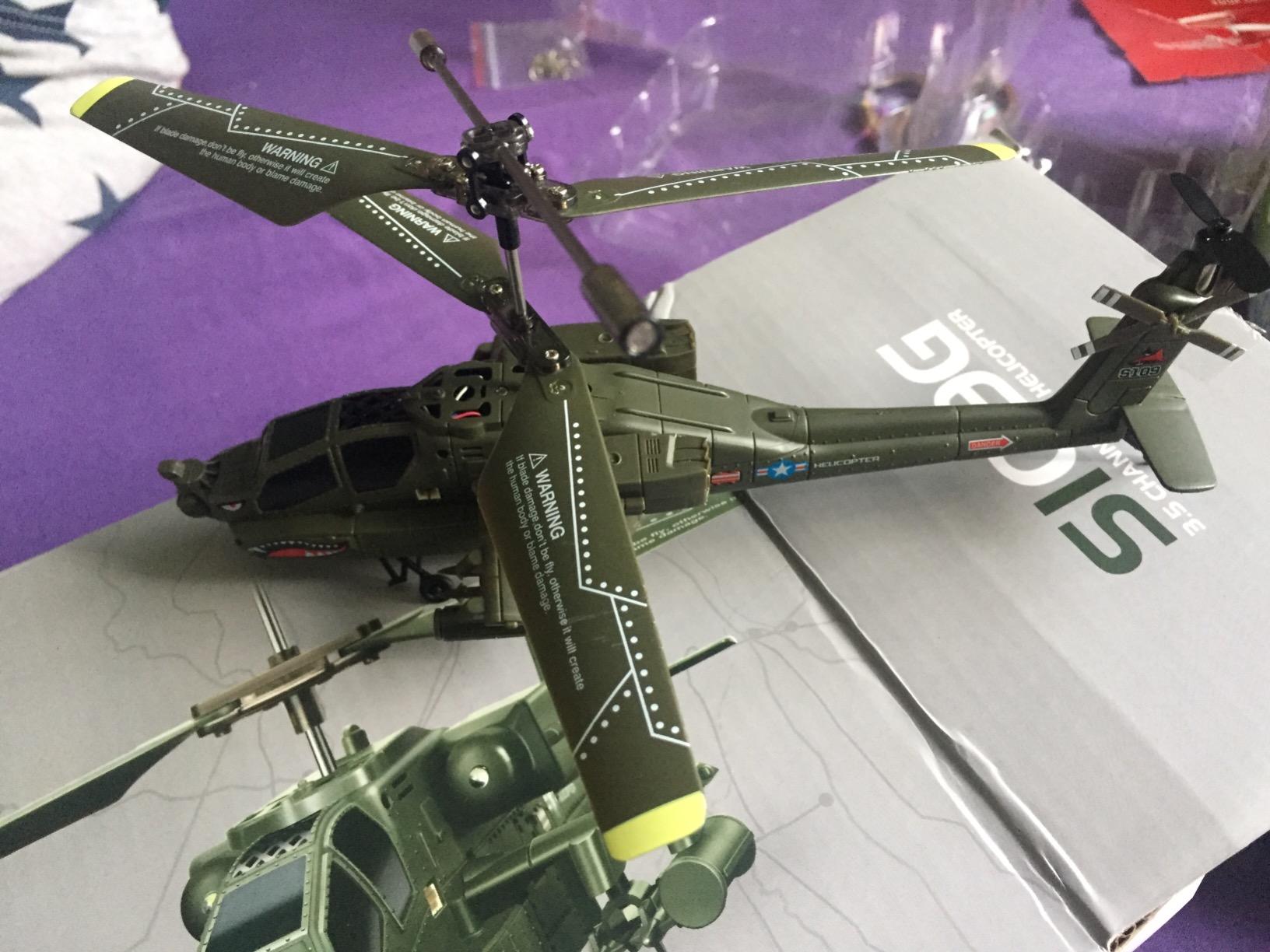 Remote-Controlled Military Helicopter Toy with Gyro Stabilization photo review