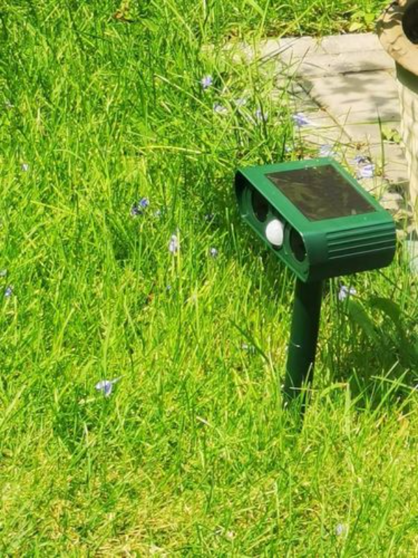 Solar Ultrasonic Animal Repellent for Outdoor Garden & Yard photo review