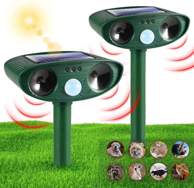 Solar Power Ultrasonic Animal Pest Repeller Infrared Sensor Waterproof Animal Deterrent